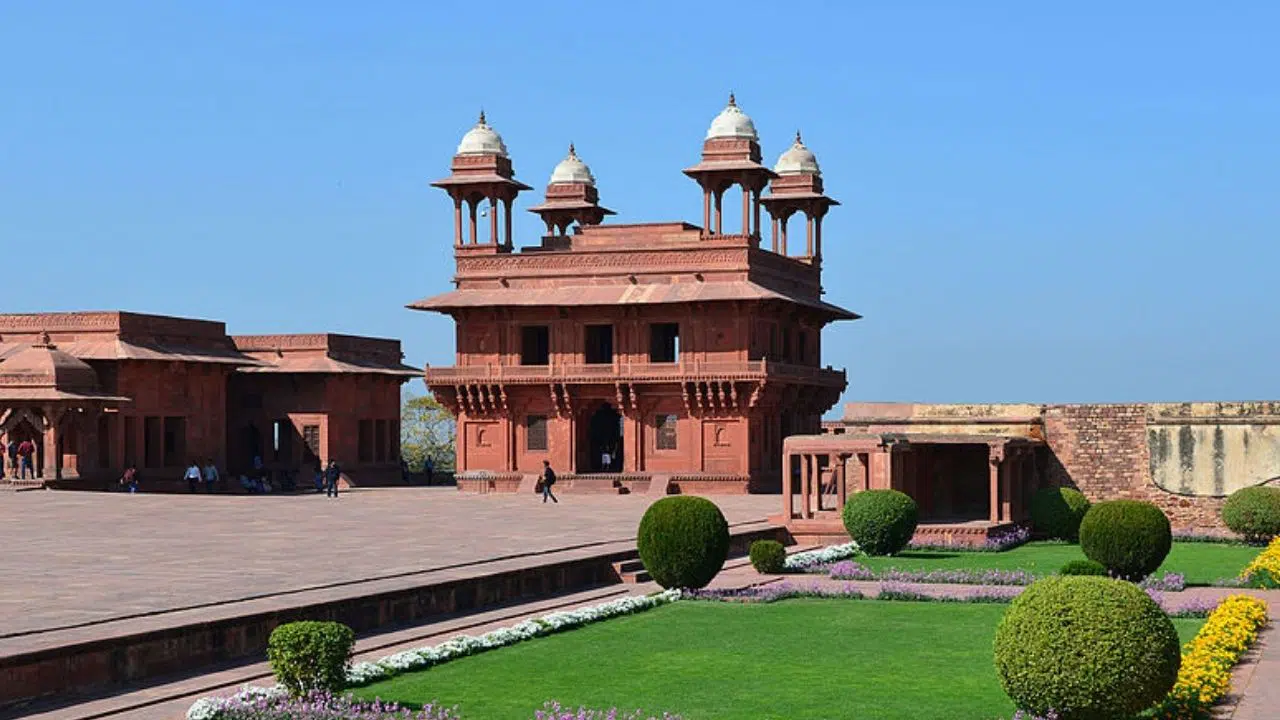 Diwan-i-Khas_Fatehpur-Sikri