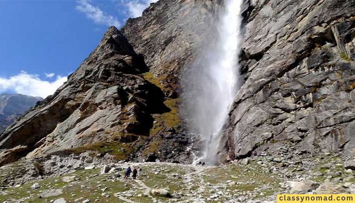 Vasudhara Falls